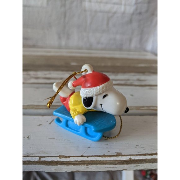 United feature Snoopy sledding blue ornament Xmas - Picture 1 of 6